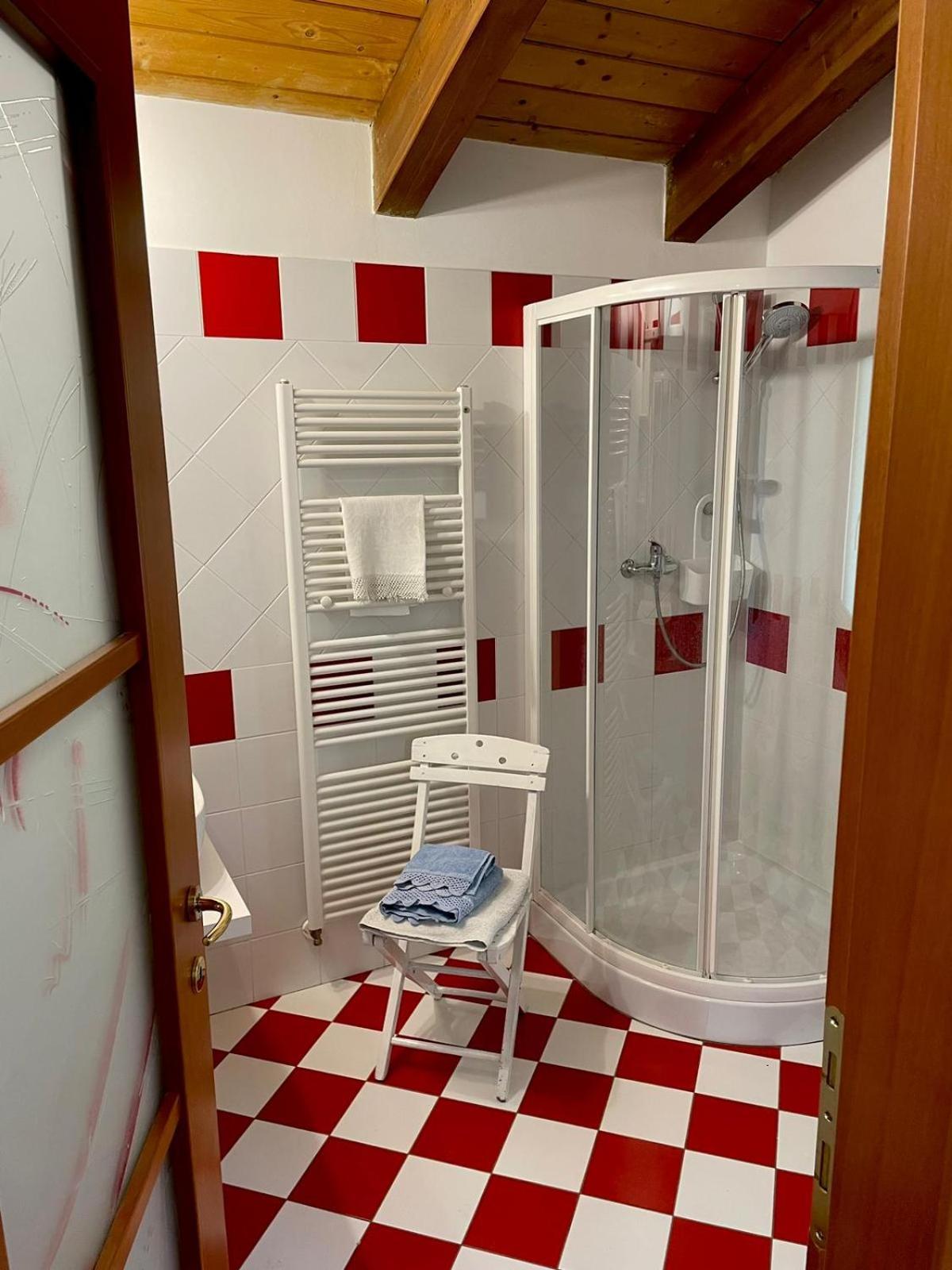 L'Angolo Di Leo Borgofranco d'Ivrea Exteriör bild